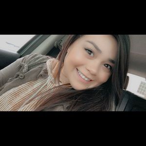 Meet your Posher, Mia